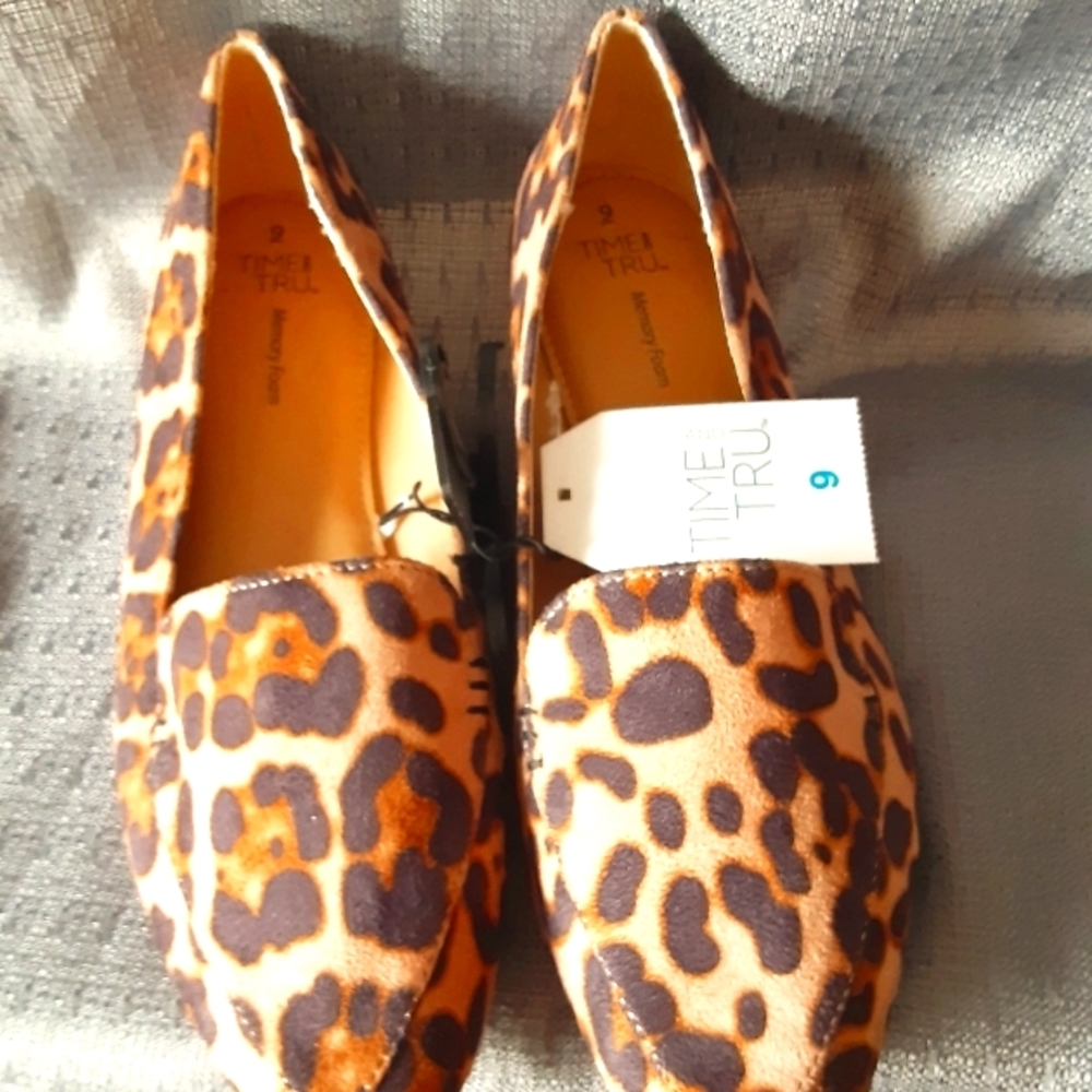 Time & Tru leopard print flats size 9